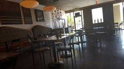 Willowcreek Grill & Raw Sushi Restaurant