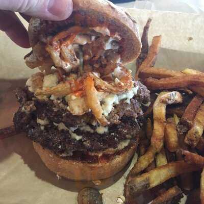 Mooyah Burgers, Fries & Shakes