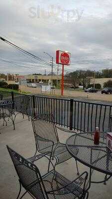 Mooyah Burgers, Fries & Shakes