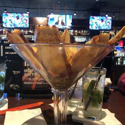 Bar Louie - Arlington Highlands