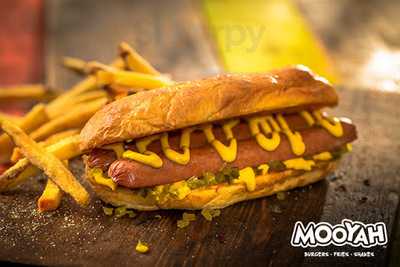 Mooyah Burgers, Fries & Shakes