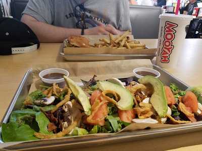 Mooyah Burgers, Fries & Shakes