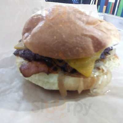 Mooyah Burgers, Fries & Shakes