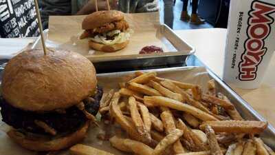 Mooyah Burgers, Fries & Shakes
