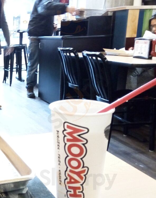 Mooyah Burgers, Fries & Shakes