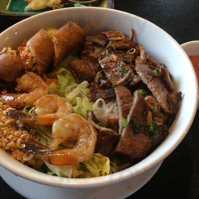 Pho & Sushi Vietnamese & Japanese Cuisine