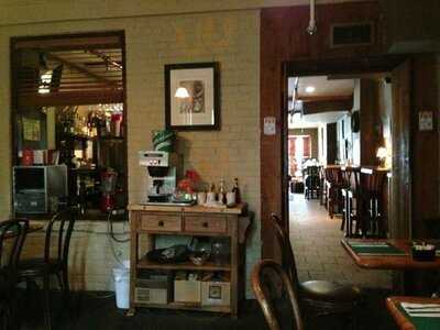 Pinto & Hobbs Tavern