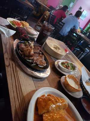 Compadres Mex Mex Grill