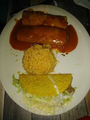 Compadres Mex Mex Grill