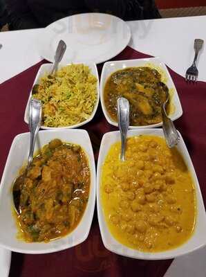 Shahi Naan And Curry