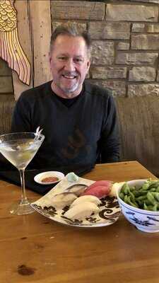 Happy Fish Sushi & Martini Bar