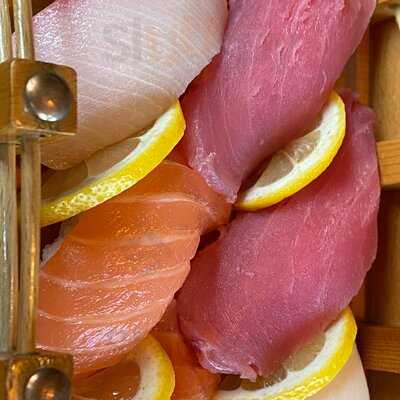 Wayo Sushi Bar & Grill