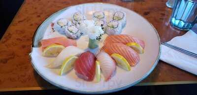 Wayo Sushi Bar & Grill