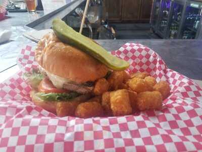 Lucky's 1313 Brew Pub