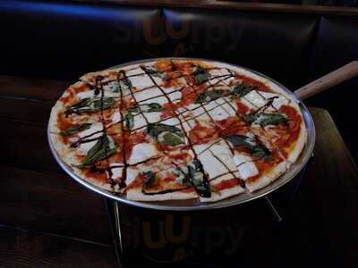 Lucky's 1313 Brew Pub