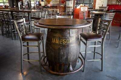 Lucky's 1313 Brew Pub