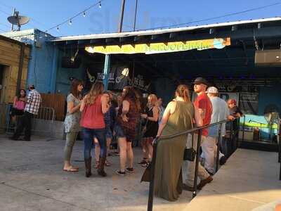 Tin Roof Bar