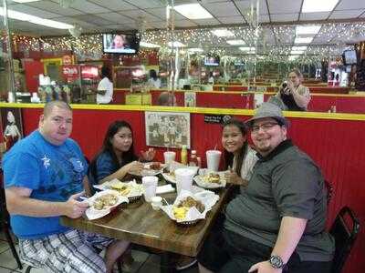 Pop's Neighborhood Grill