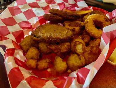 Wrigley Field Bar & Grill
