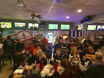 Wrigley Field Bar & Grill