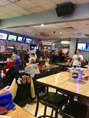 Wrigley Field Bar & Grill