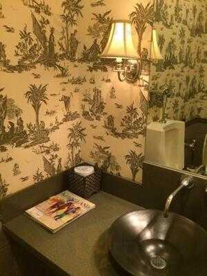 Greentree Antiques & Tearoom