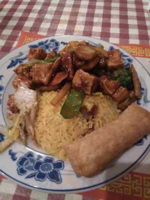 Golden Wok Restaurant