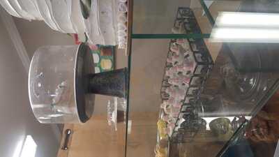 Ally & Eloise Bakeshop