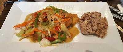 Ithai & Sushi Sports Bar