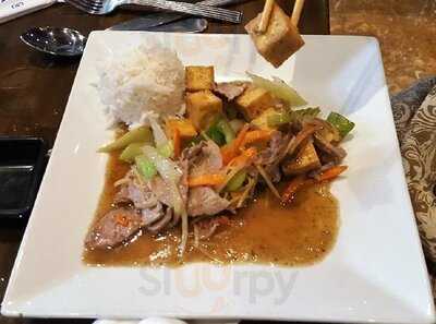 Ithai & Sushi Sports Bar