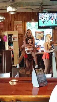 Hooters