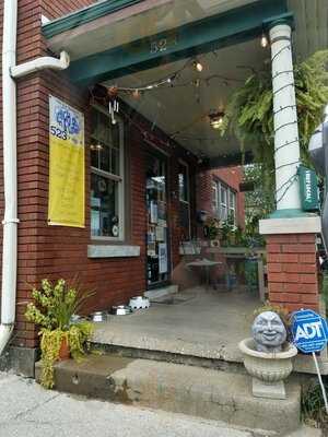 High On Art & Coffee