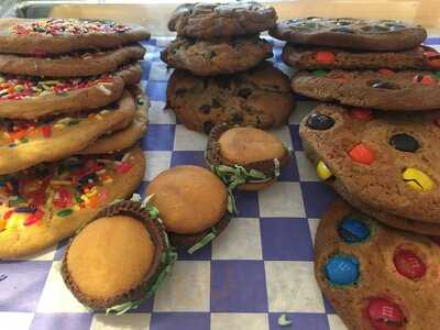 High On Art & Coffee