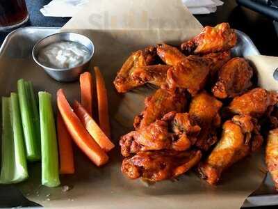 Buffalo Wild Wings Grill & Bar