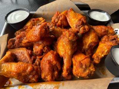 Buffalo Wild Wings Grill & Bar
