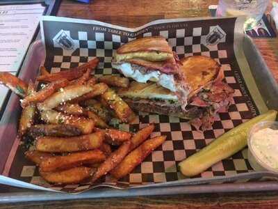 Jj's Grill & Brewhouse