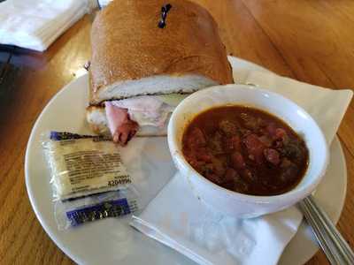 Lakeview Bakery And Deli