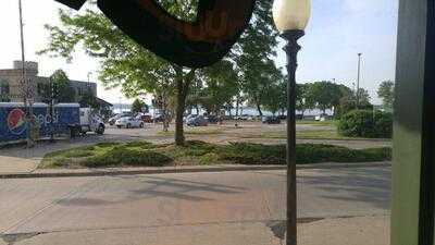 Lakeview Bakery And Deli