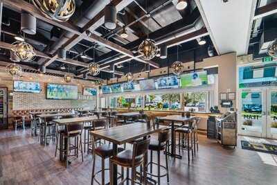 Irish 31 Pub House & Eatery