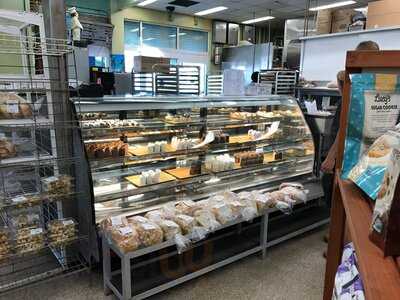 Howard's Market & Deli