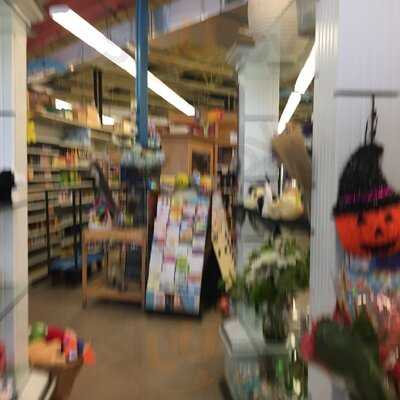 Howard's Market & Deli