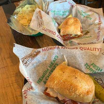 Momma Goldberg's Deli