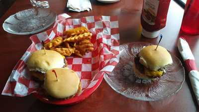 Jingles Coliseum Bar