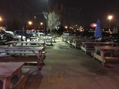 Jingles Coliseum Bar