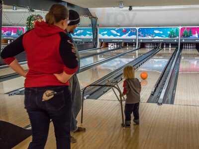 Madsen's Bowling & Billiards