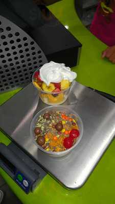 Menchie's Frozen Yogurt