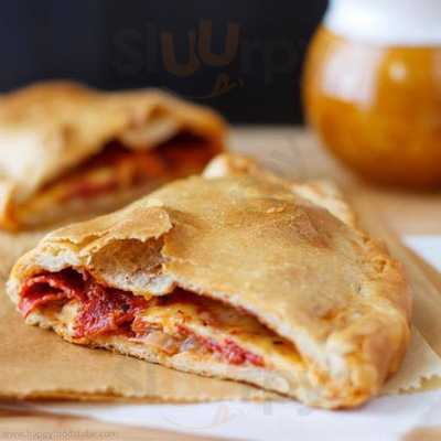 Hero's Pizzeriz & Tavern