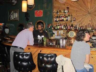 Hoot's Roller Bar And Beer Company