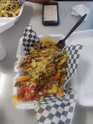 Tux & Chucks Street Food