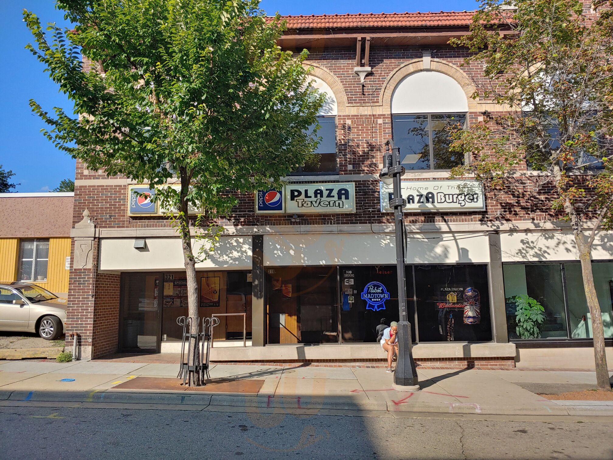 Plaza Tavern And Grill